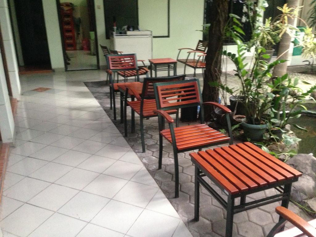 Global Inn Keluarga Sedati Kültér fotó